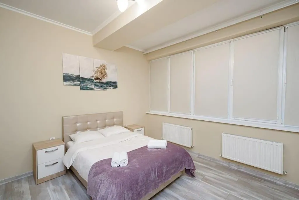 Image 2 of Ultra Central One Bedroom Apartment